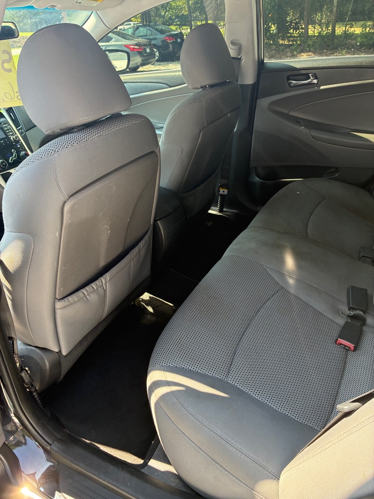 Photo 11 of this HYUNDAI SONATA