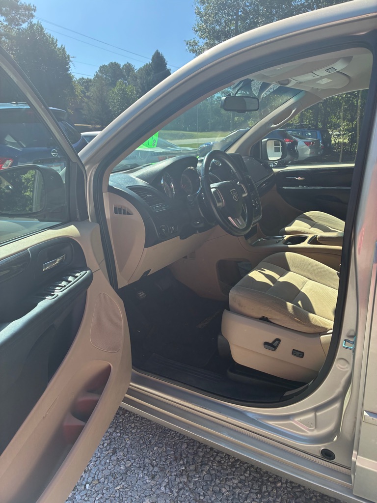 Photo 8 of this DODGE GRAND CARAVAN