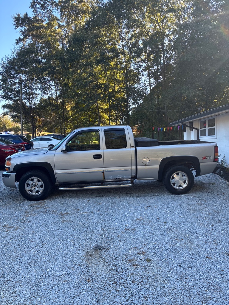 Photo 4 of this GMC NEW SIERRA
