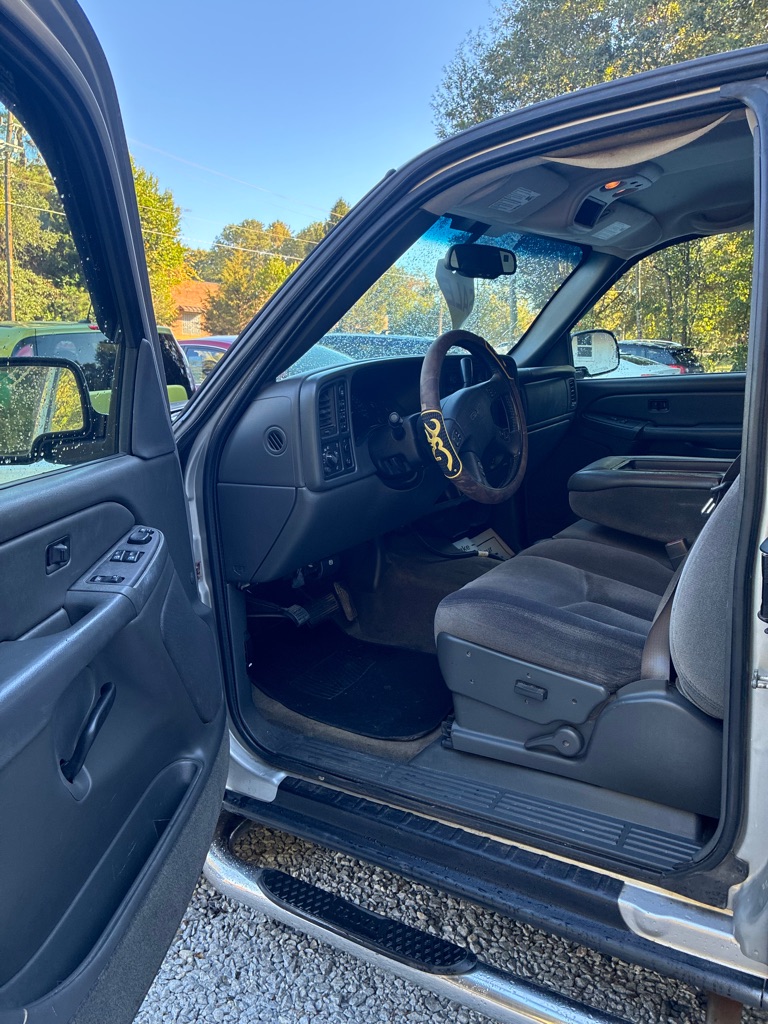 Photo 8 of this GMC NEW SIERRA