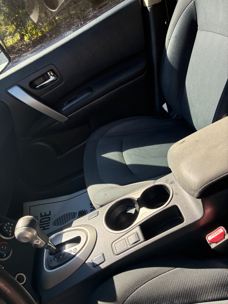 Photo 10 of this NISSAN ROGUE SELECT