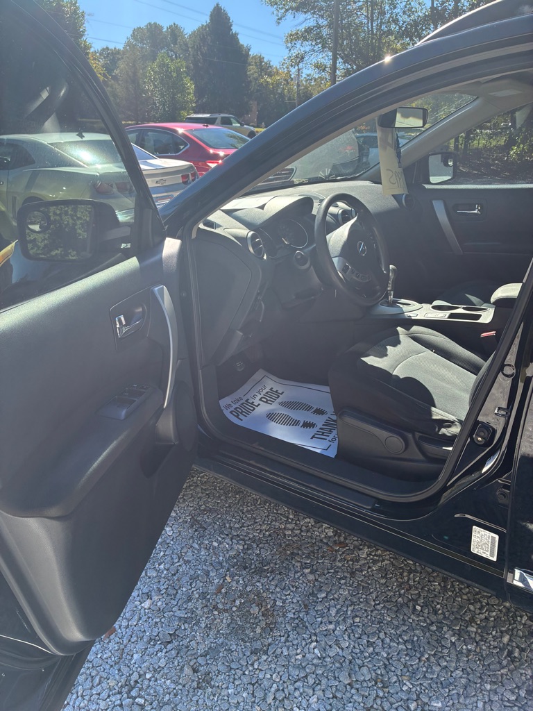 Photo 8 of this NISSAN ROGUE SELECT