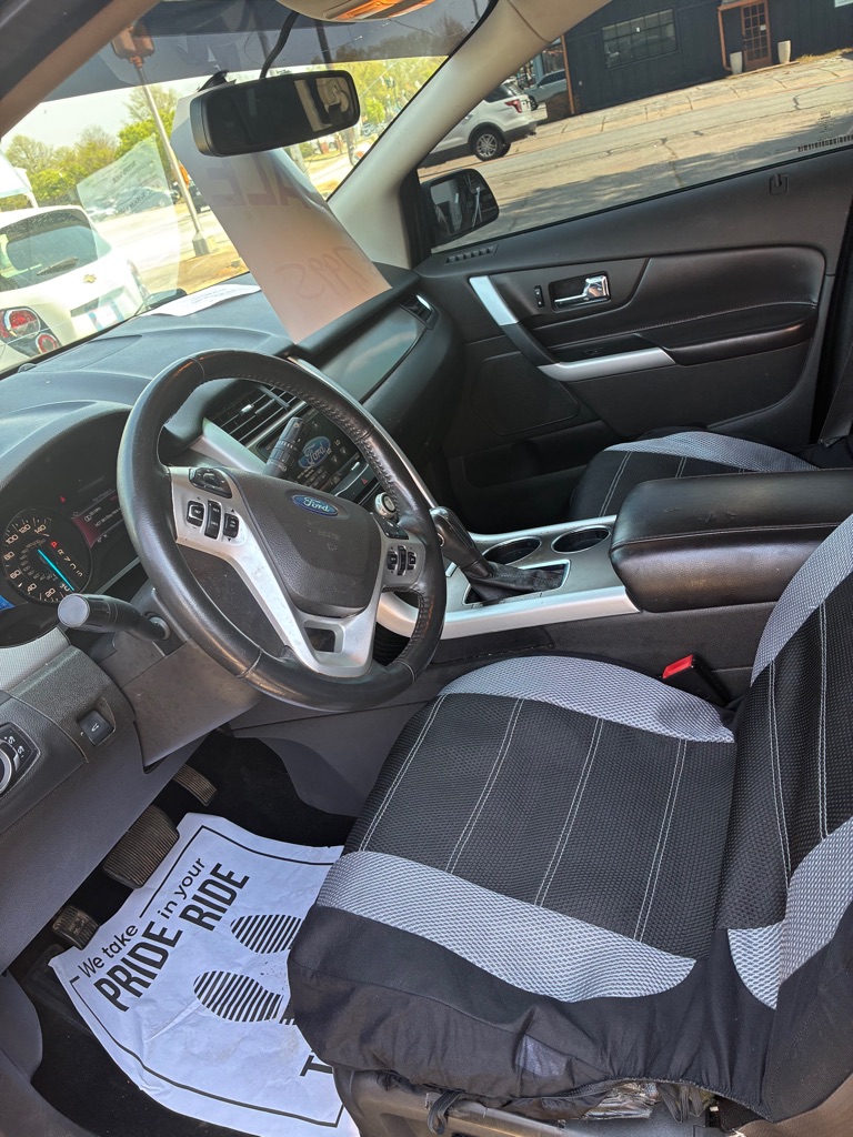Photo 6 of this FORD EDGE