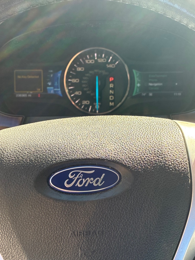 Photo 13 of this FORD EDGE