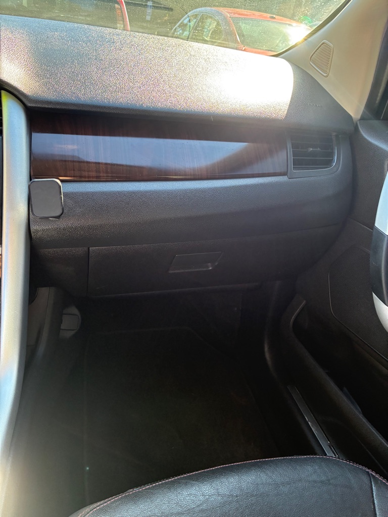Photo 11 of this FORD EDGE