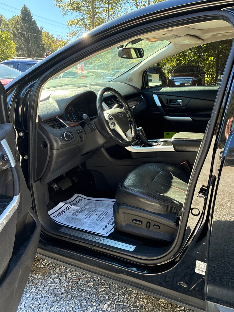 Photo 7 of this FORD EDGE