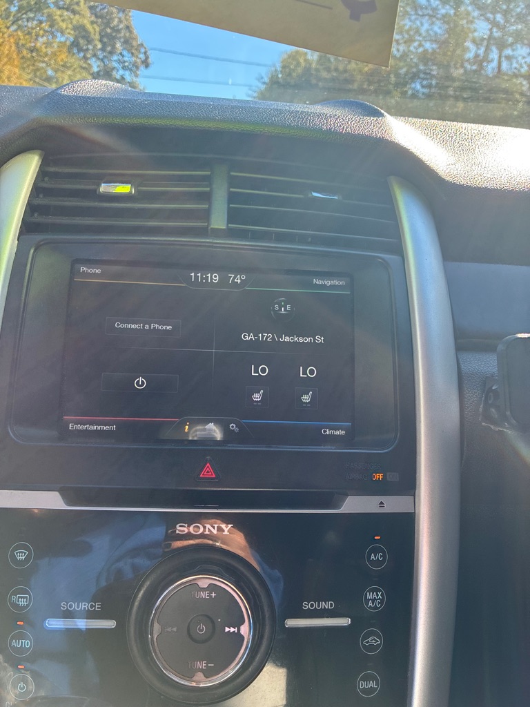Photo 12 of this FORD EDGE