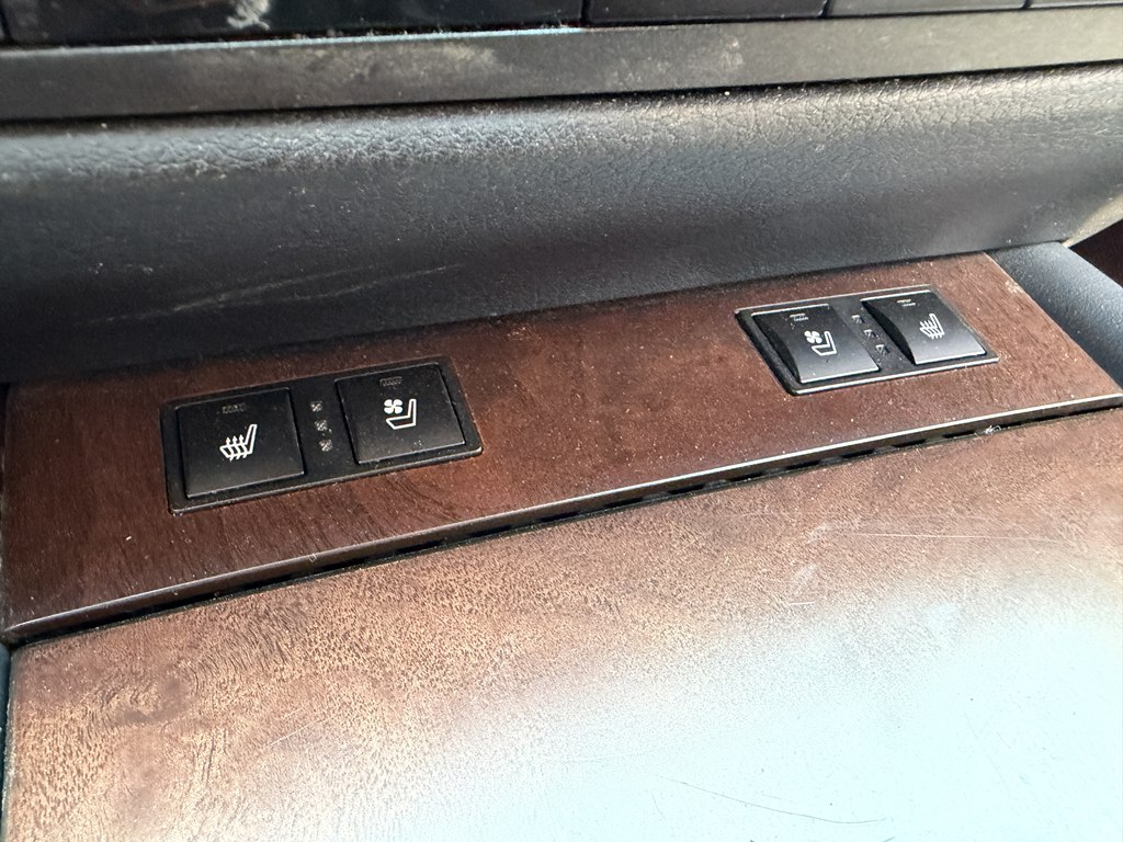 Photo 21 of this LEXUS GS 350