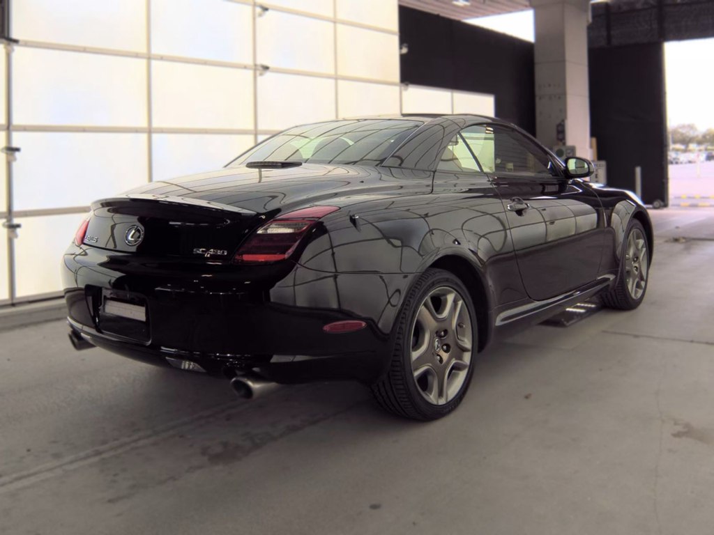 Photo 3 of this LEXUS SC 430