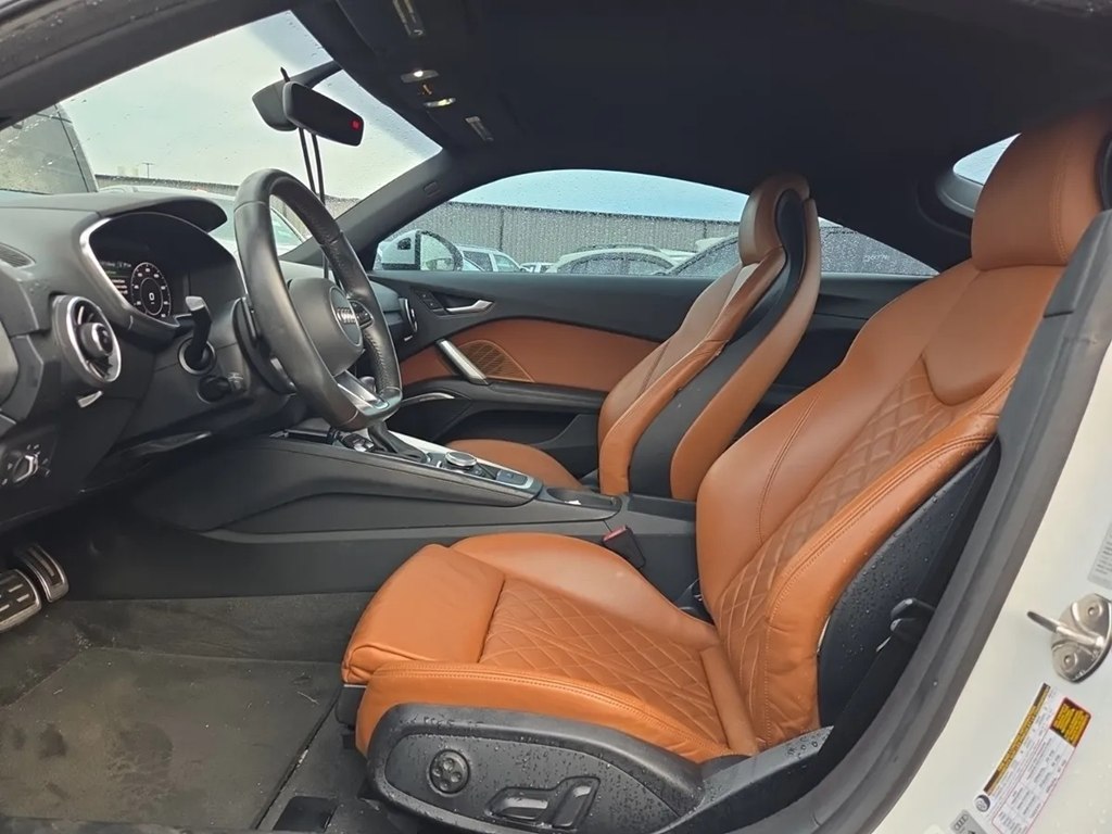 Photo 7 of this AUDI TT