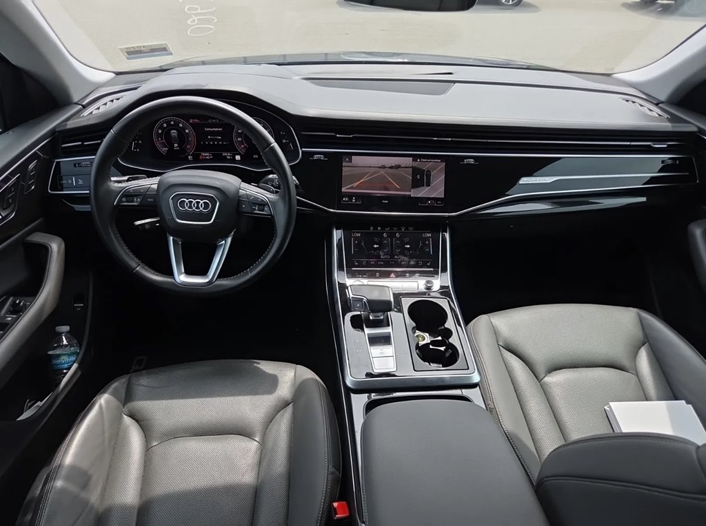 Photo 9 of this AUDI Q8