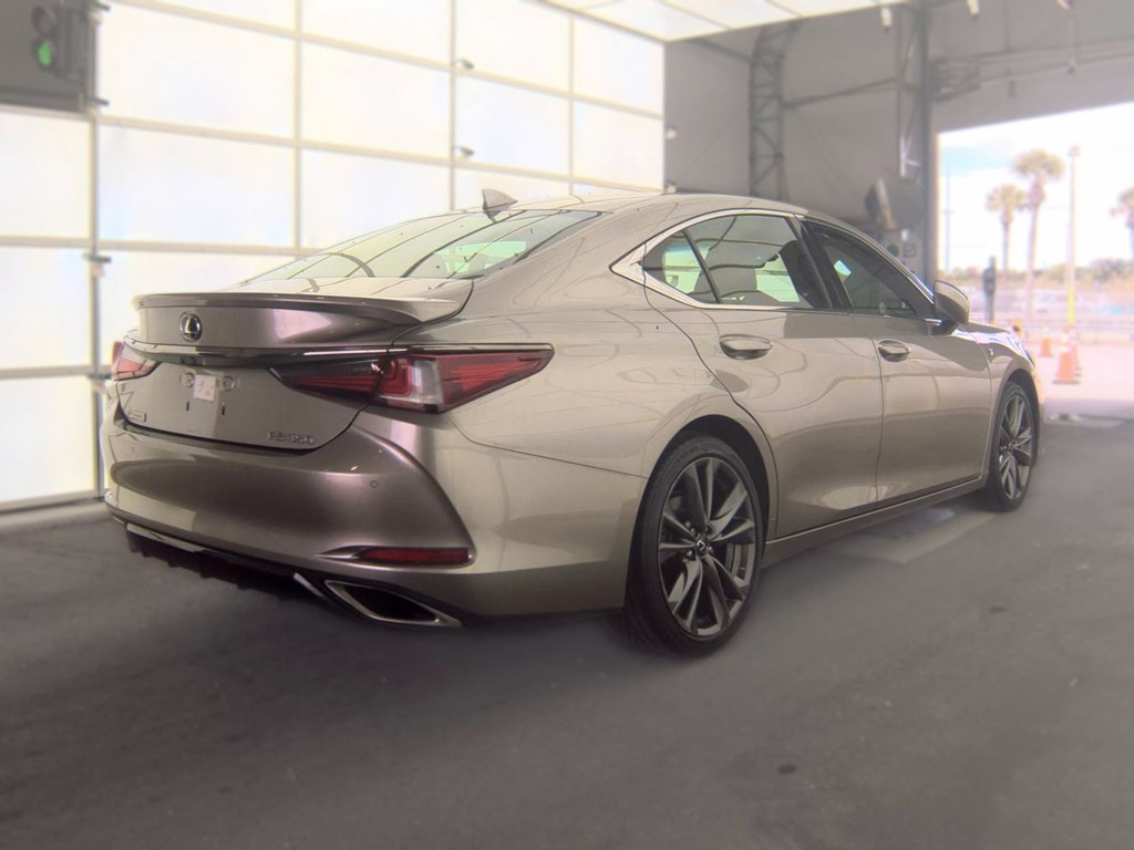 Photo 6 of this LEXUS ES 350