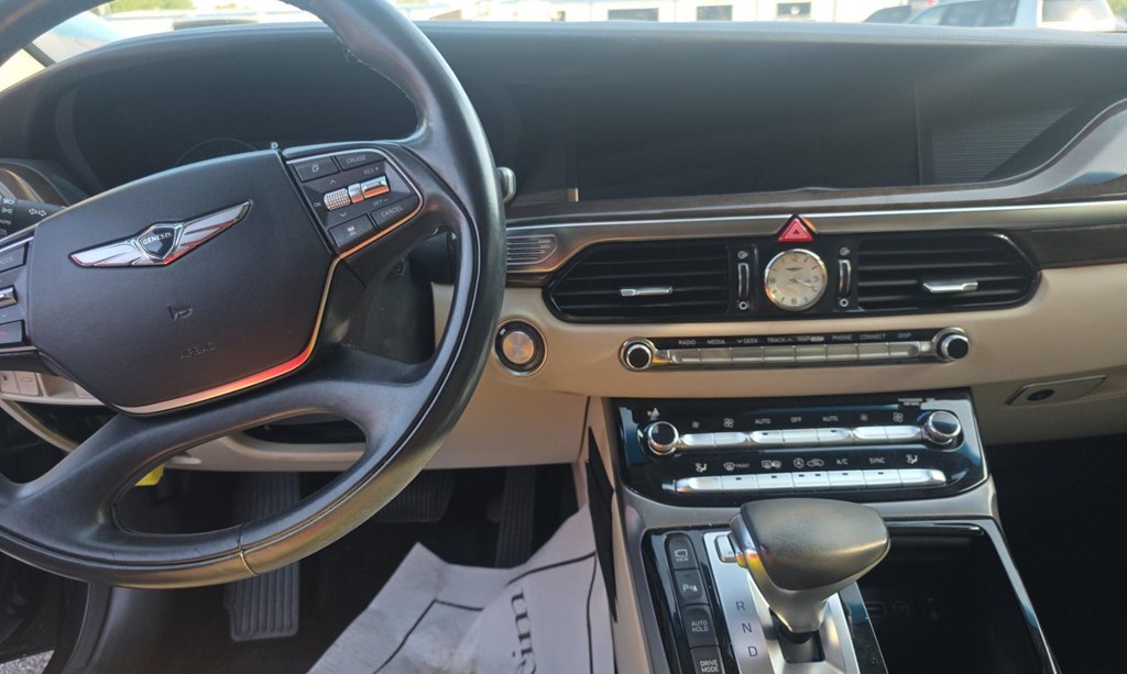 Photo 9 of this GENESIS G90