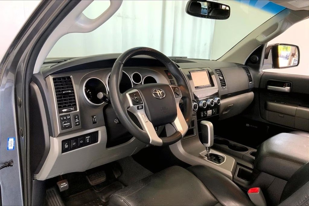 Photo 8 of this TOYOTA SEQUOIA