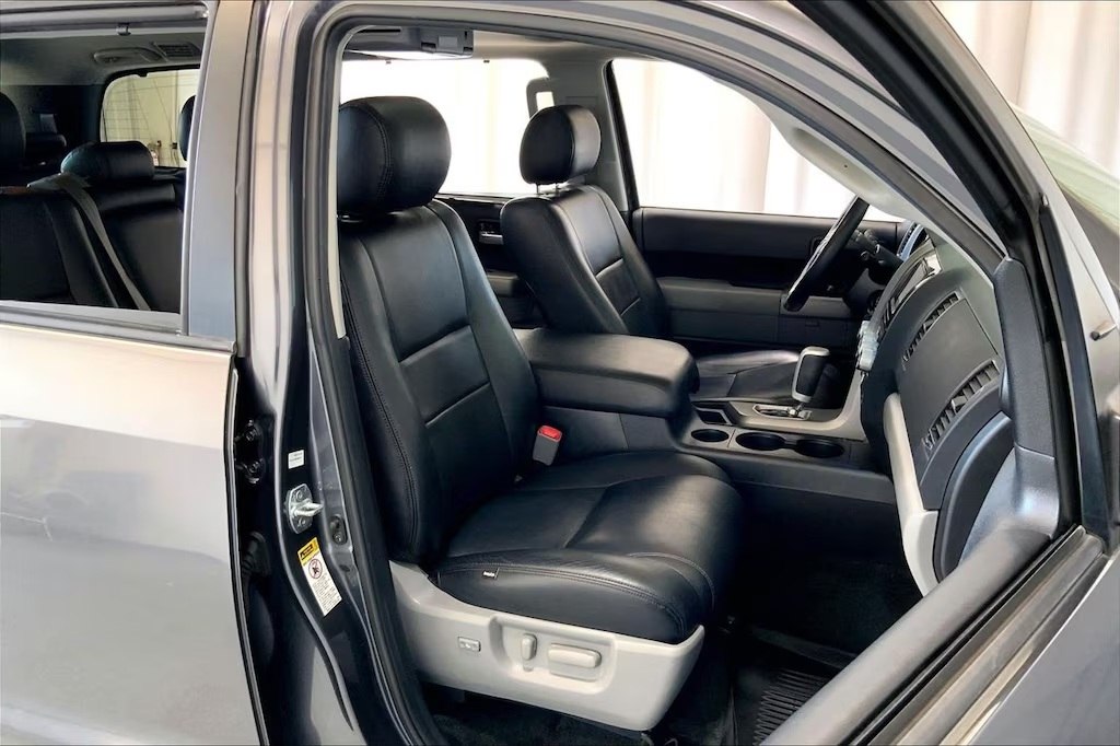 Photo 5 of this TOYOTA SEQUOIA