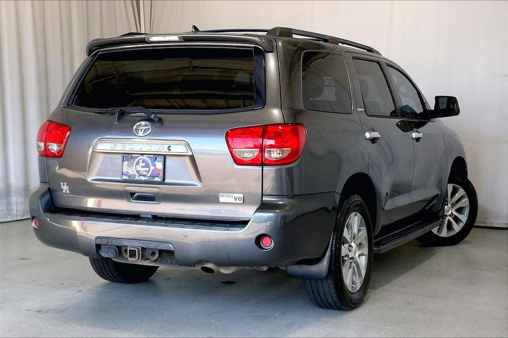 Photo 7 of this TOYOTA SEQUOIA