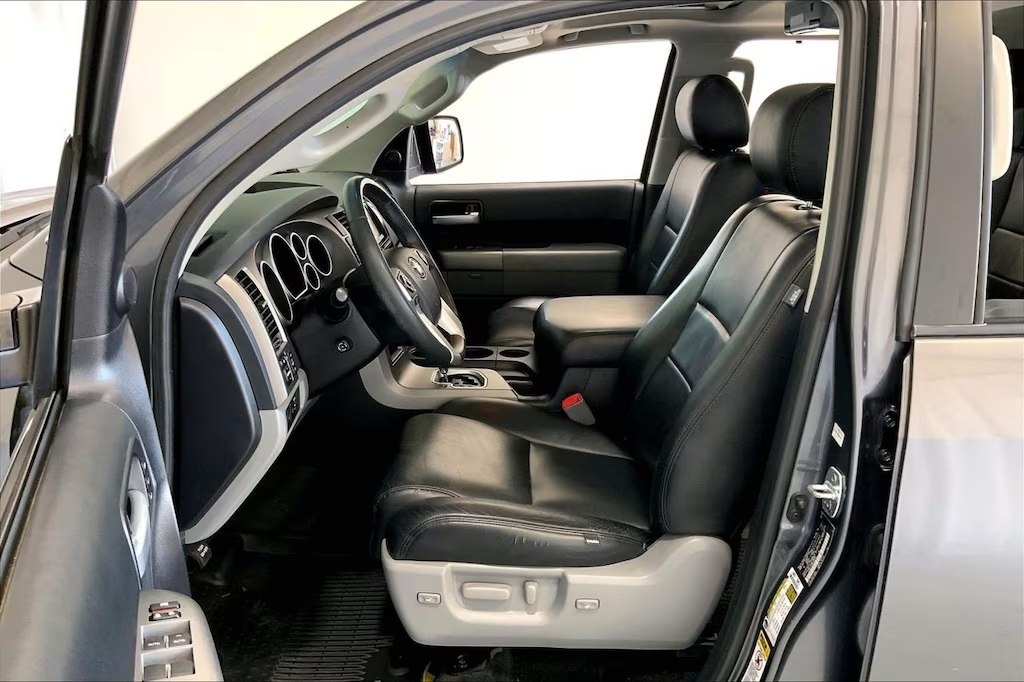 Photo 12 of this TOYOTA SEQUOIA