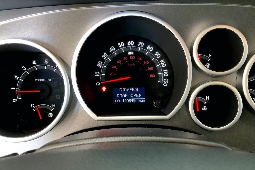 Photo 14 of this TOYOTA SEQUOIA