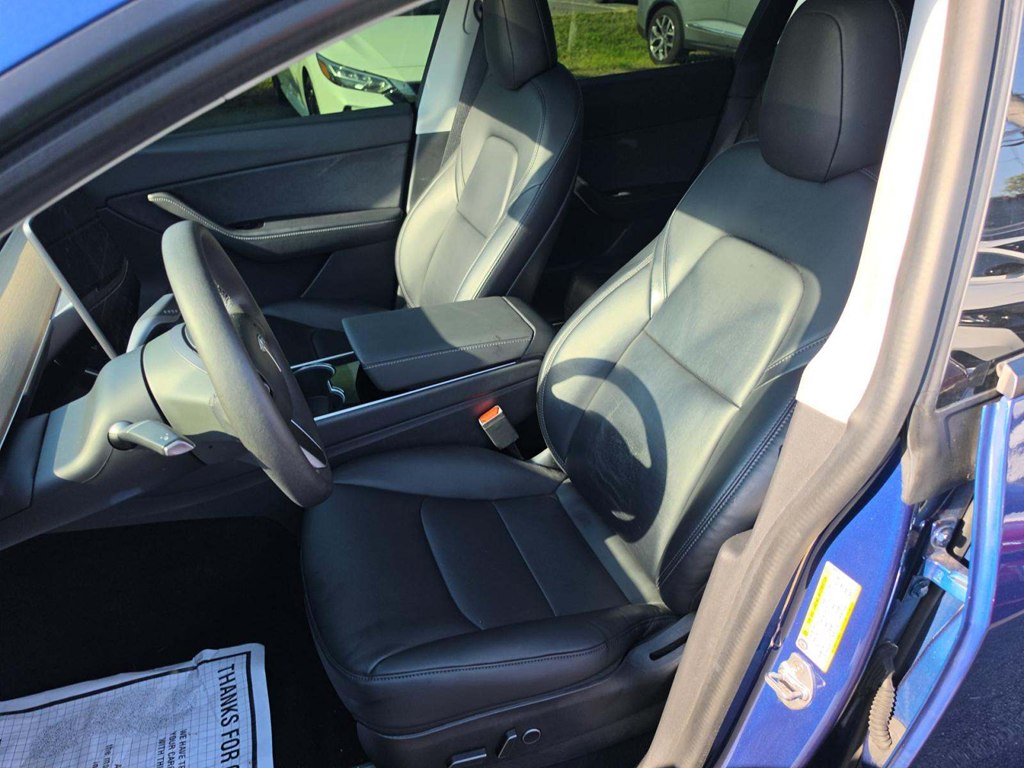 Photo 5 of this TESLA MODEL Y