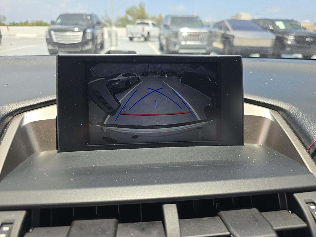 Photo 15 of this LEXUS NX 200T