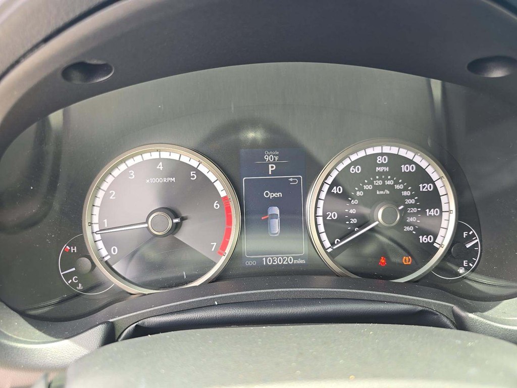 Photo 11 of this LEXUS NX 200T