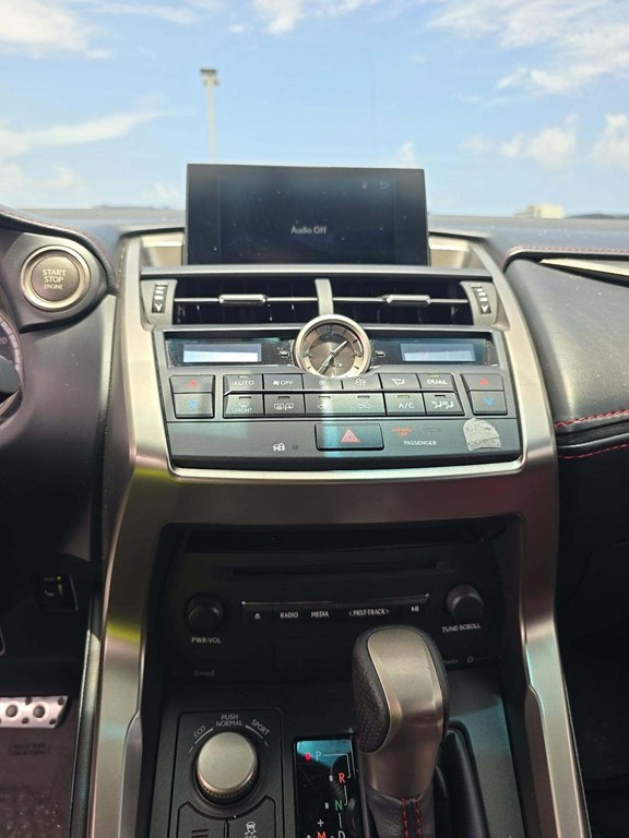 Photo 5 of this LEXUS NX 200T