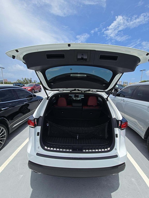Photo 13 of this LEXUS NX 200T