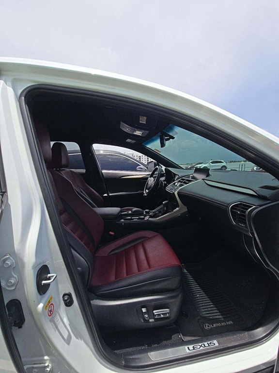 Photo 8 of this LEXUS NX 200T