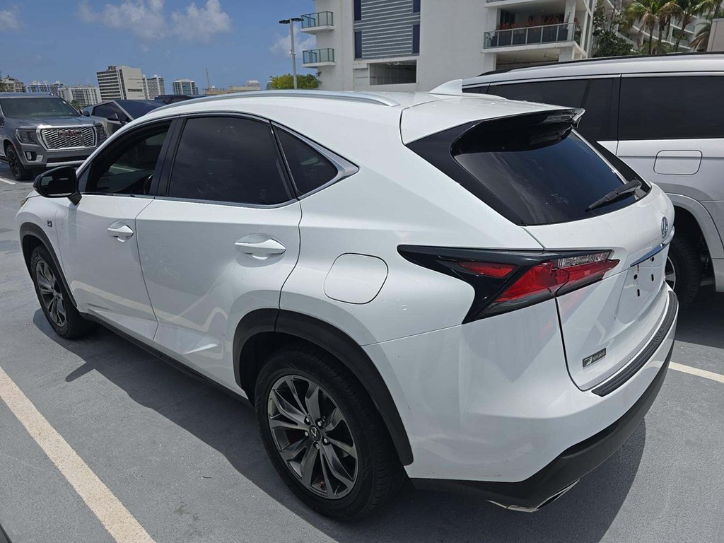 Photo 3 of this LEXUS NX 200T