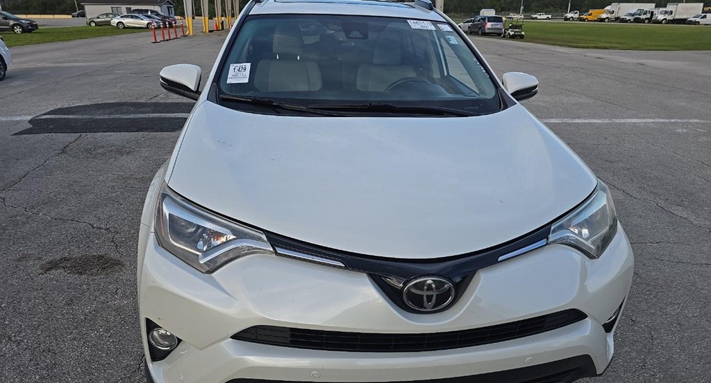 Photo 2 of this TOYOTA RAV4