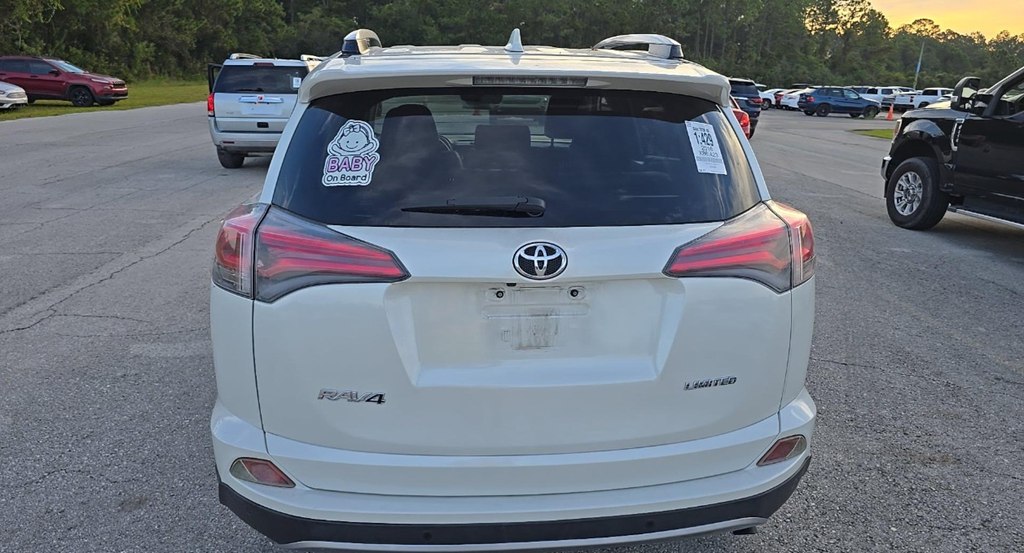 Photo 5 of this TOYOTA RAV4