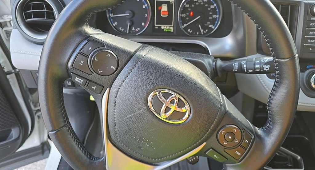 Photo 9 of this TOYOTA RAV4
