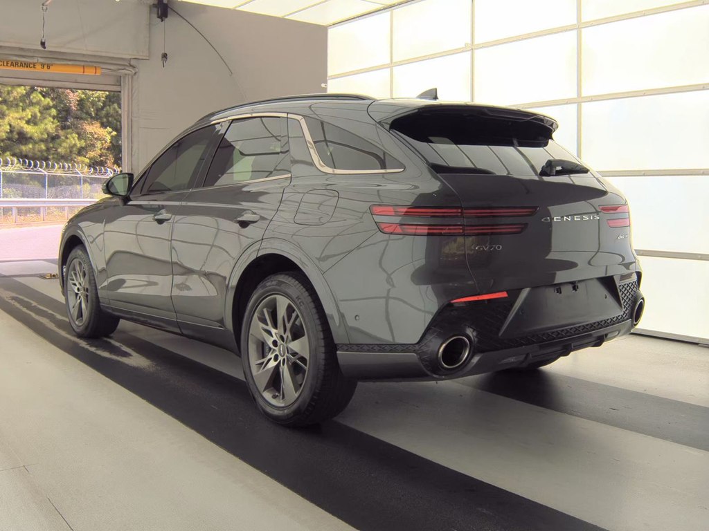 Photo 6 of this GENESIS GV70