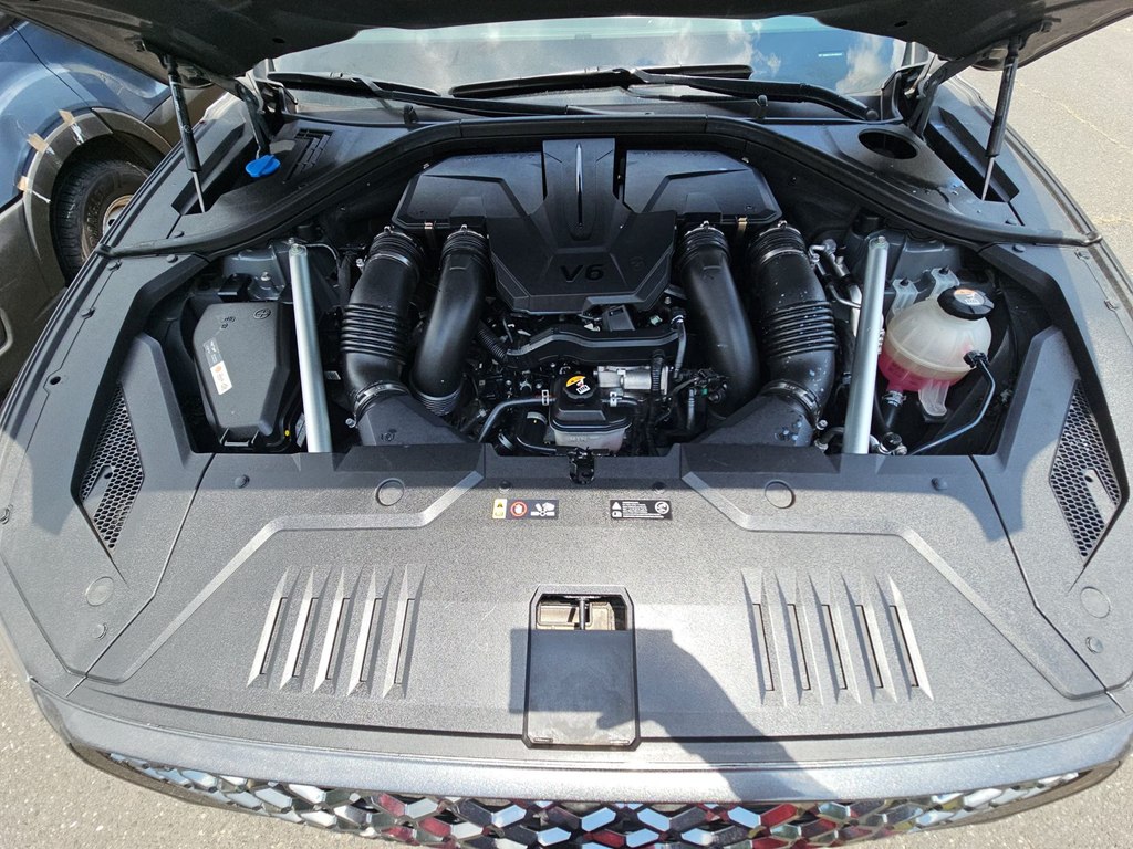 Photo 18 of this GENESIS GV70