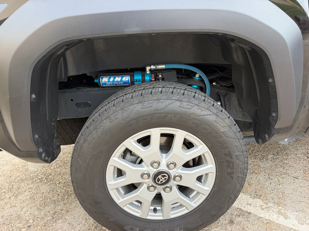 Photo 24 of this TOYOTA TACOMA