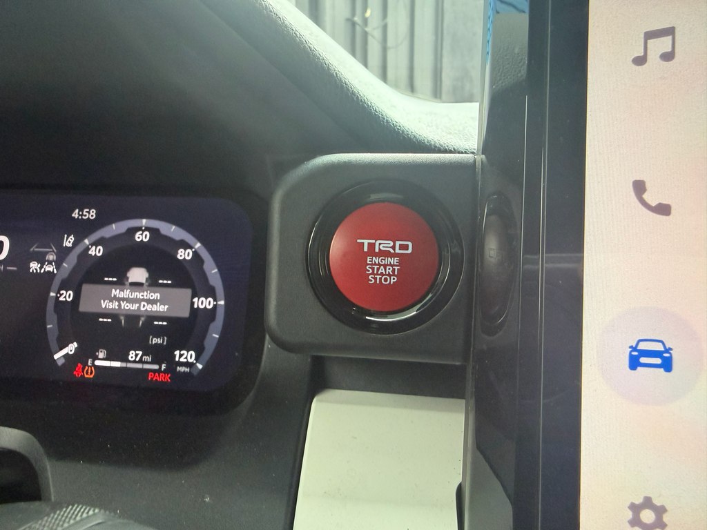 Photo 18 of this TOYOTA TACOMA