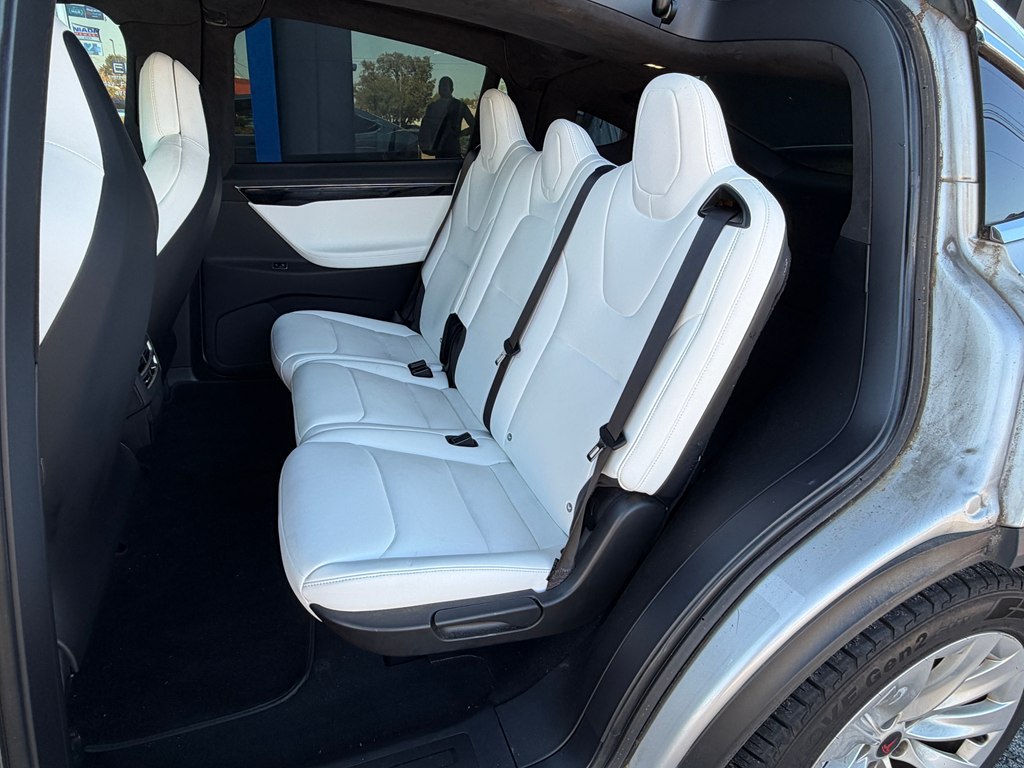Photo 15 of this TESLA MODEL X
