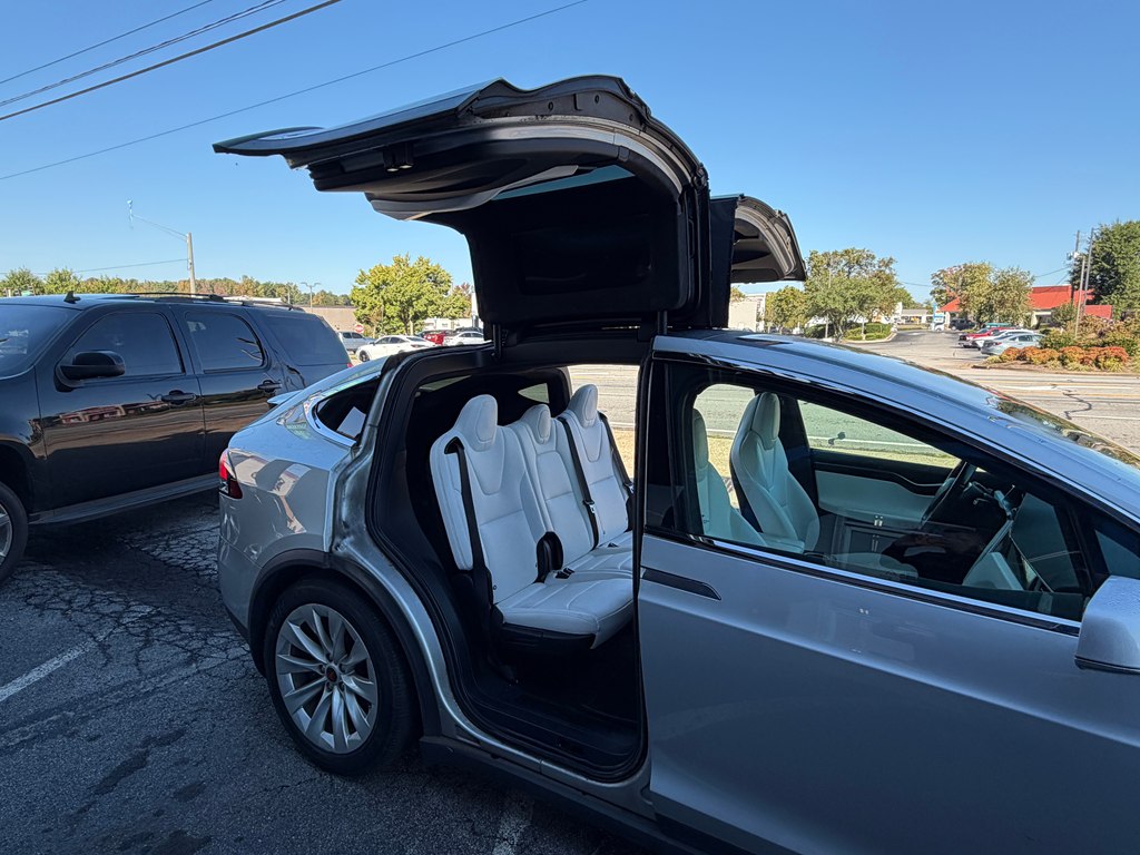 Photo 12 of this TESLA MODEL X