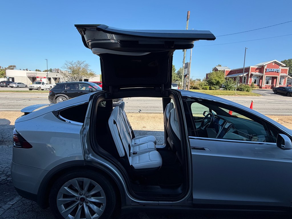 Photo 13 of this TESLA MODEL X