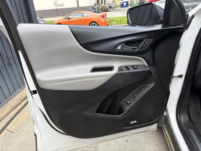 Photo 18 of this CHEVROLET EQUINOX