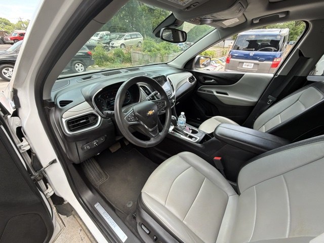 Photo 11 of this CHEVROLET EQUINOX