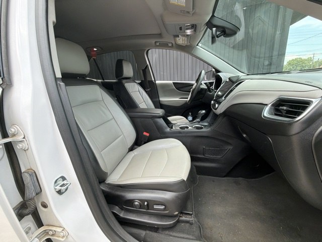 Photo 19 of this CHEVROLET EQUINOX