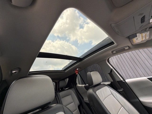 Photo 20 of this CHEVROLET EQUINOX