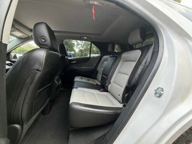 Photo 21 of this CHEVROLET EQUINOX