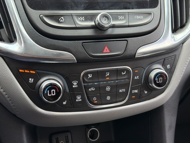 Photo 16 of this CHEVROLET EQUINOX