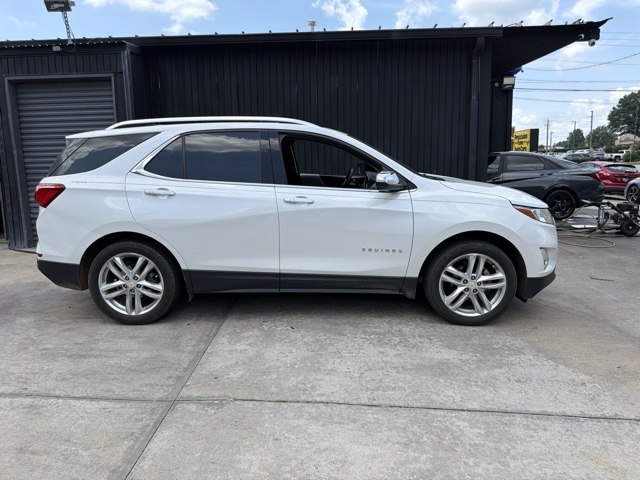 Photo 3 of this CHEVROLET EQUINOX