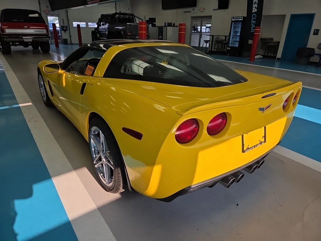 Photo 3 of this CHEVROLET CORVETTE