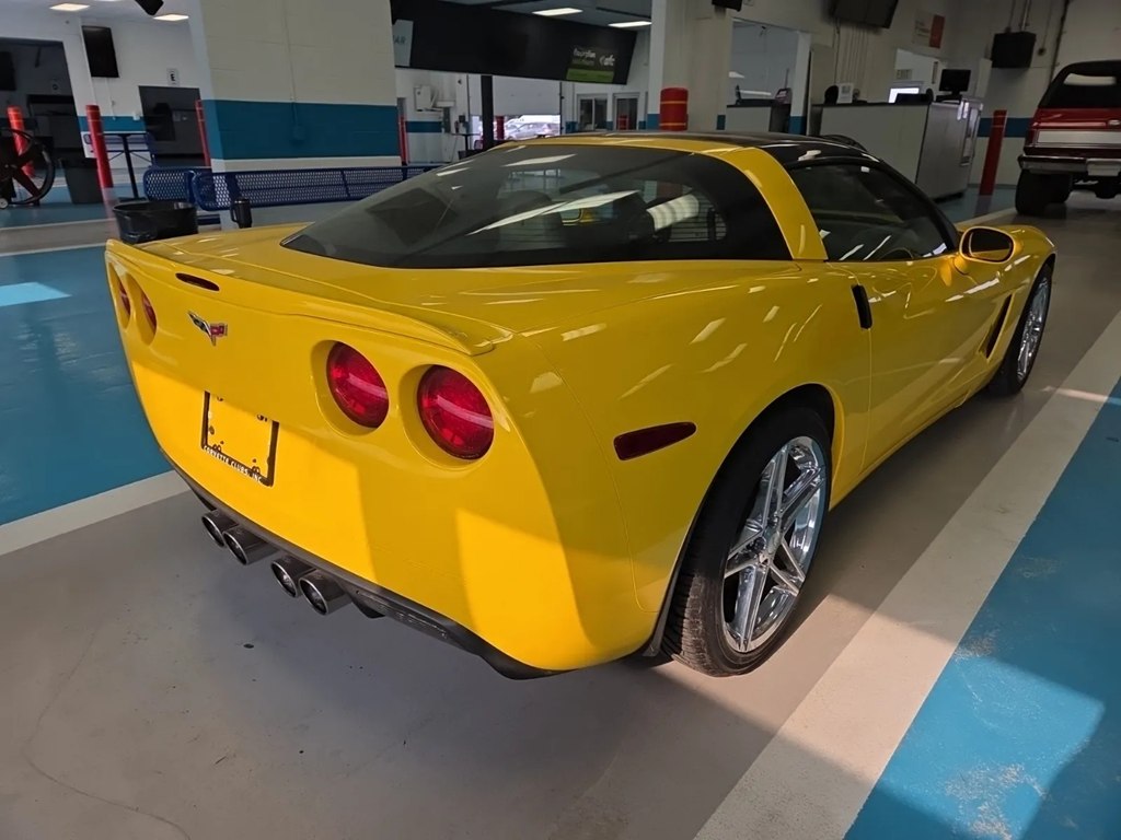 Photo 5 of this CHEVROLET CORVETTE