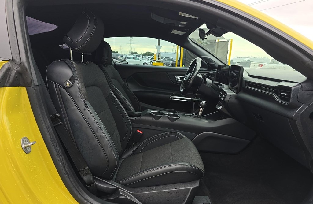 Photo 9 of this FORD MUSTANG
