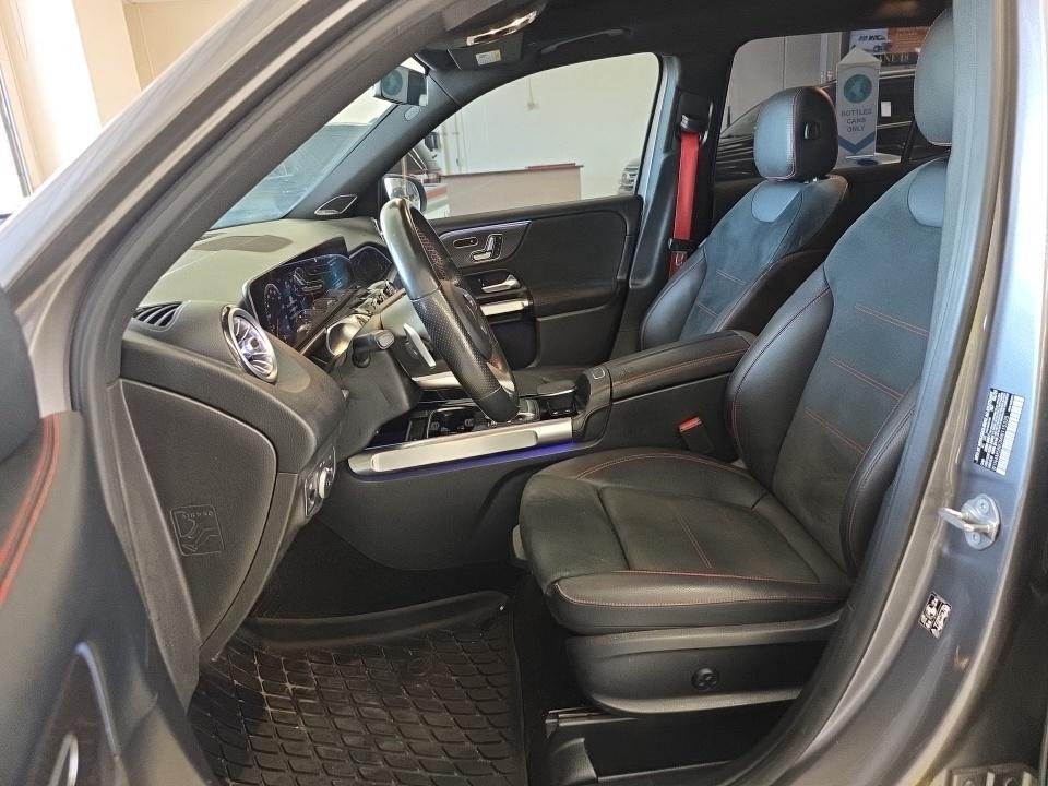 Photo 7 of this MERCEDES-BENZ GLB